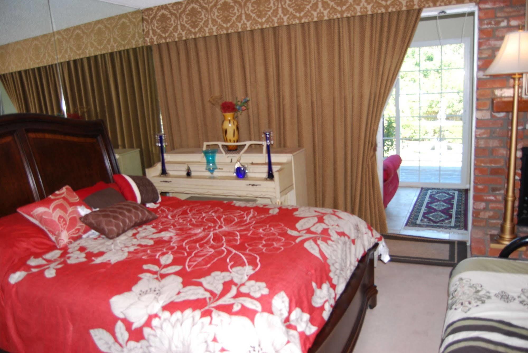 Bed And Breakfast In Hollywood Hills Los Angeles Eksteriør bilde